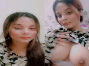 Pakistani girlfriend big boobs showing viral selfie