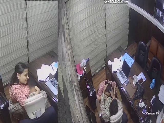 Office girl kissing and blowjob to boss son sex MMS