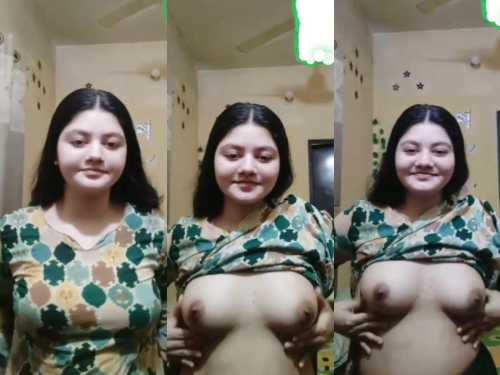 Cute bhabhi on Chamet topless video call FSI sex
